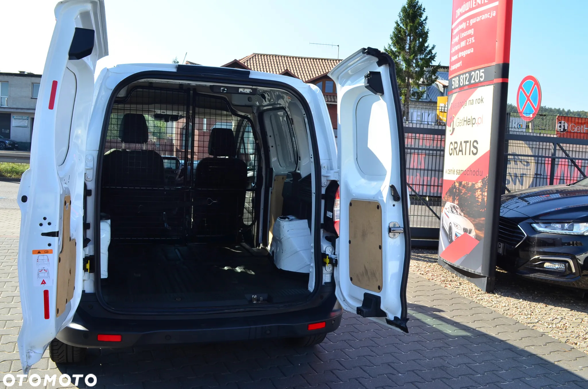 Ford Transit Courier - 17