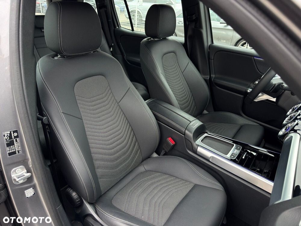 Mercedes-Benz GLB - 27