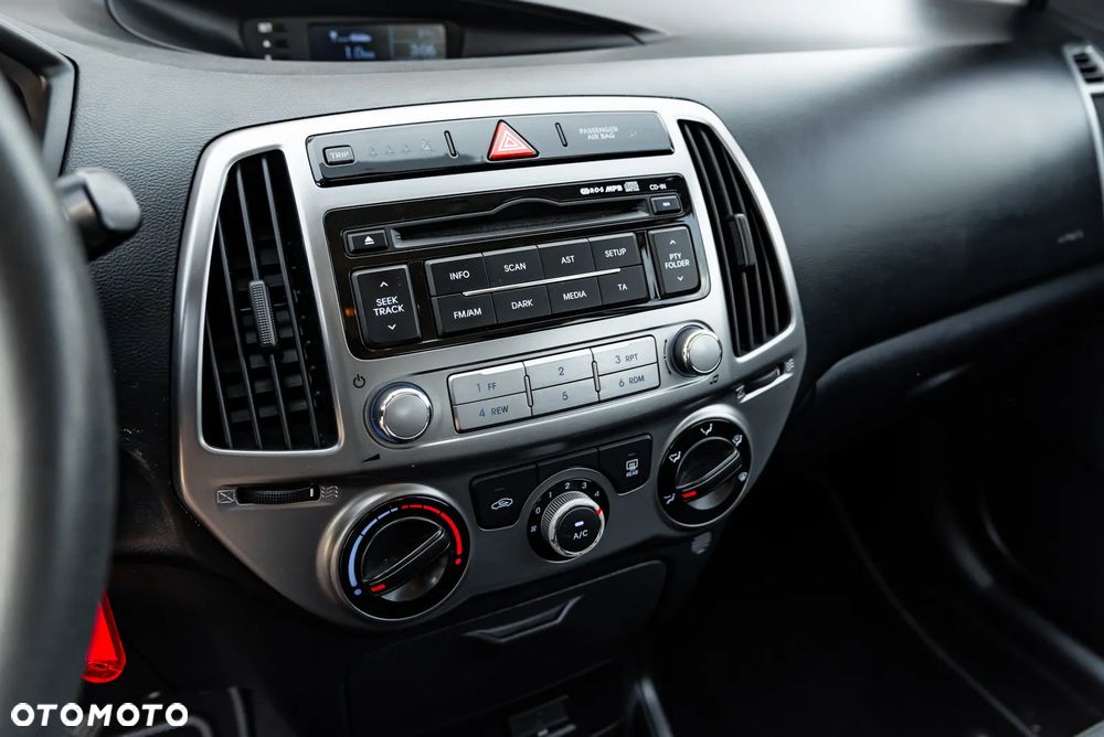 Hyundai i20 1.2 Trend - 27