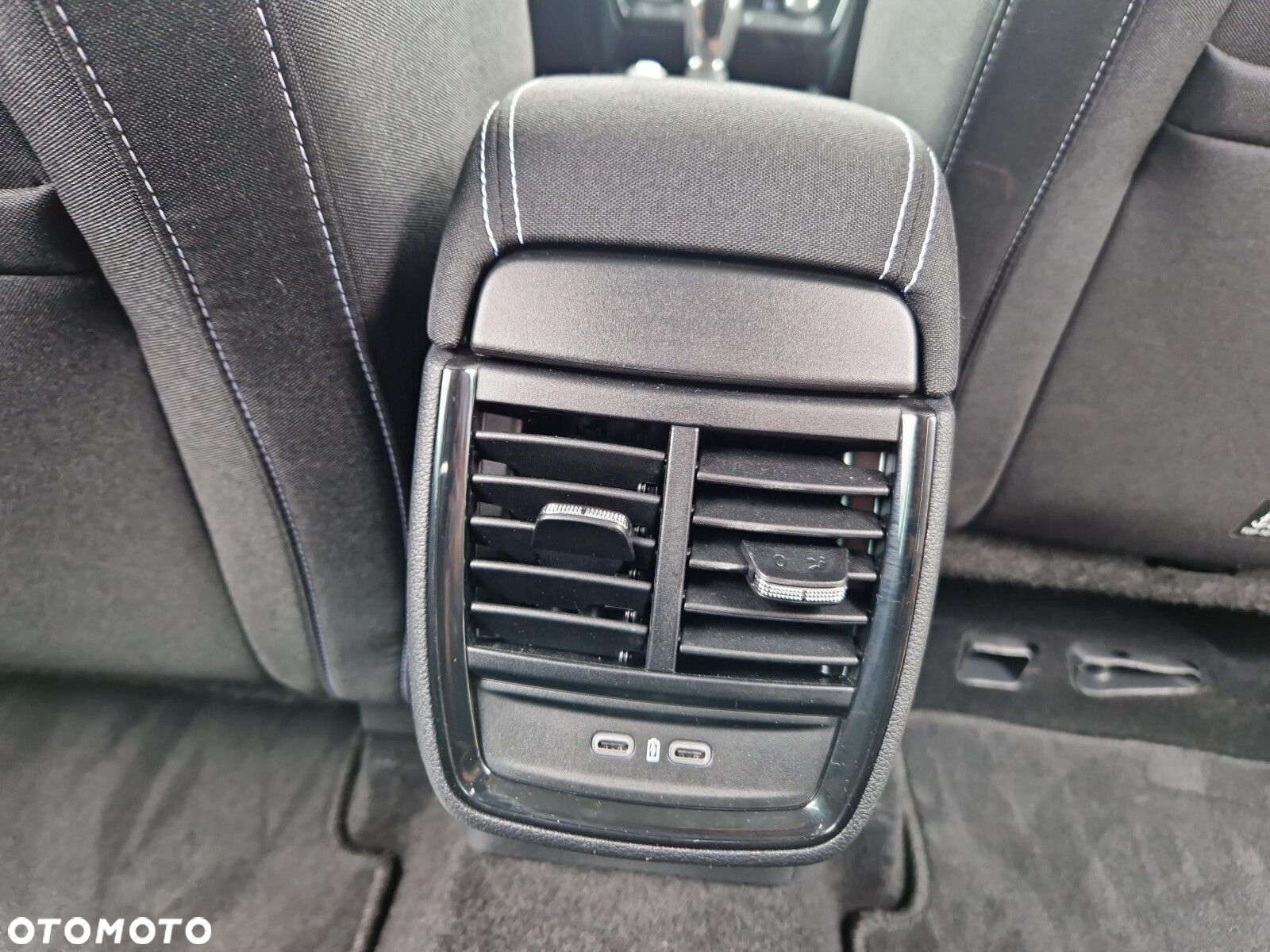 Skoda Kamiq 1.0 TSI Monte Carlo DSG - 34