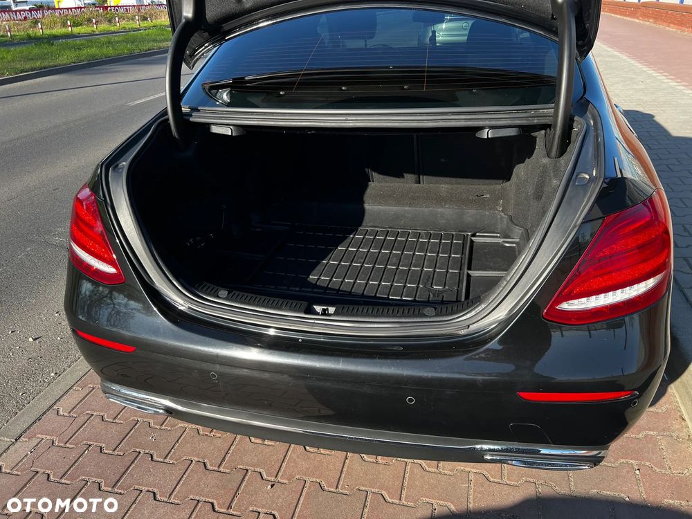Mercedes-Benz Klasa E 220 d 9G-TRONIC AMG Line - 12