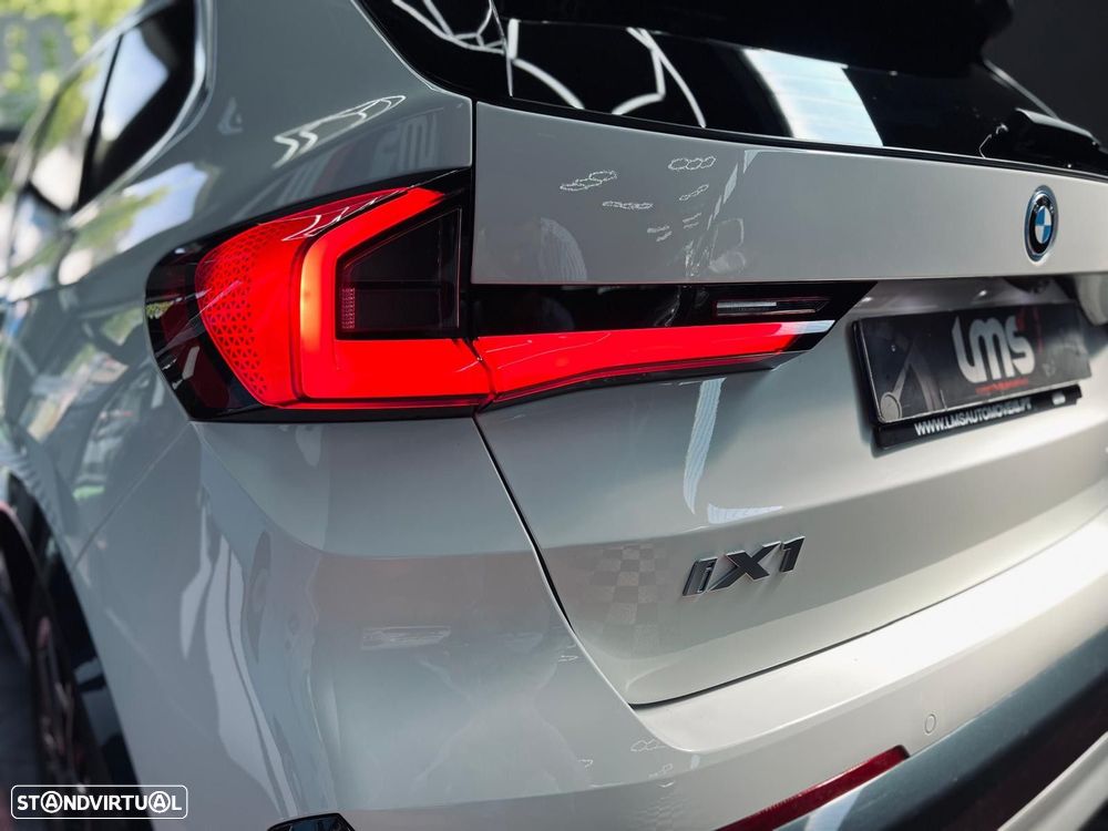 BMW iX1 xDrive30 - 14