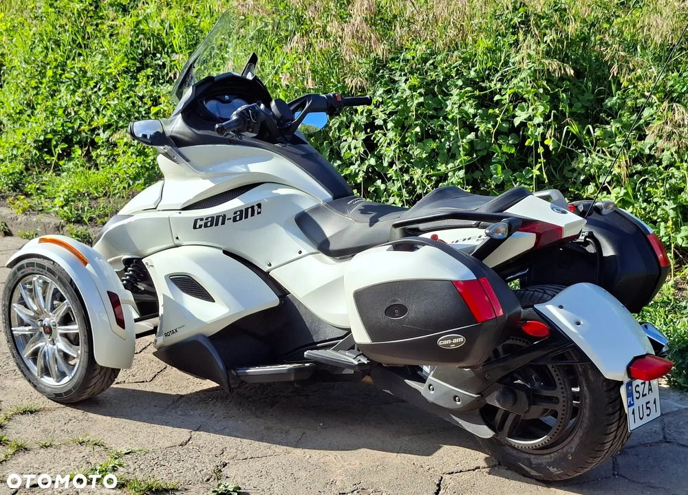 Can-Am Spyder - 6