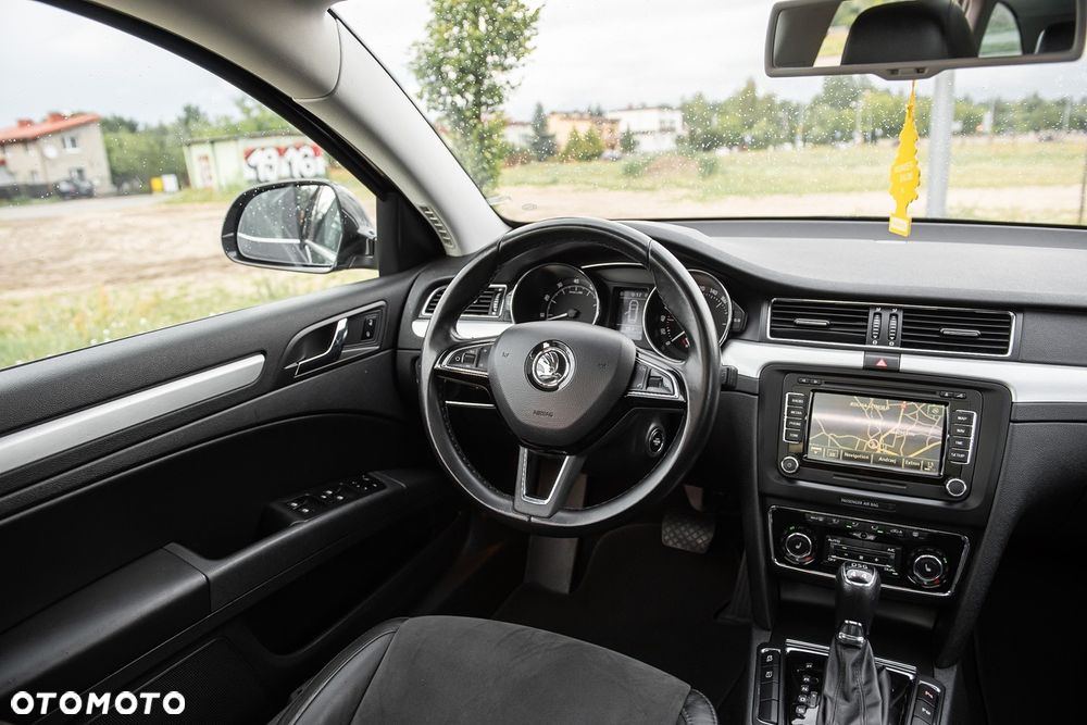 Skoda Superb 3.6 V6 4x4 DSG L&K - 17