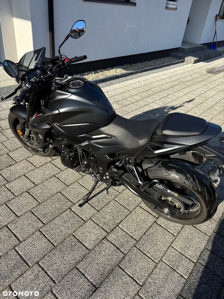 Suzuki GSX - 4