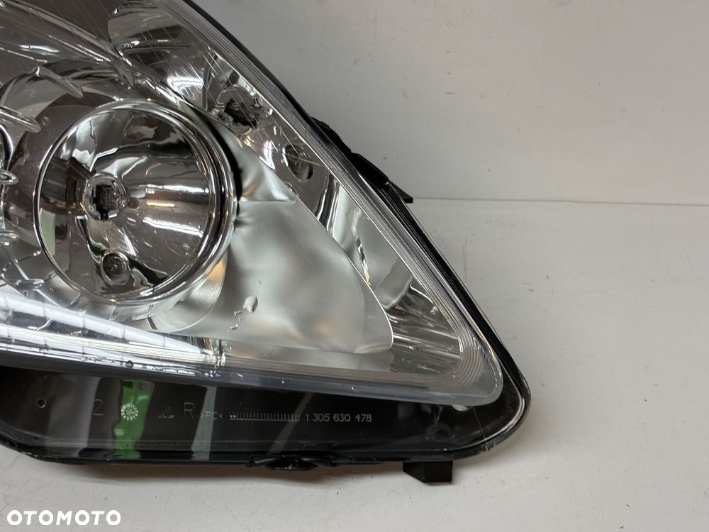 OPEL ZAFIRA B LAMPA PRZÓD PRZEDNIA PRAWA  EU 0301214208 93192444 13260845 - 4