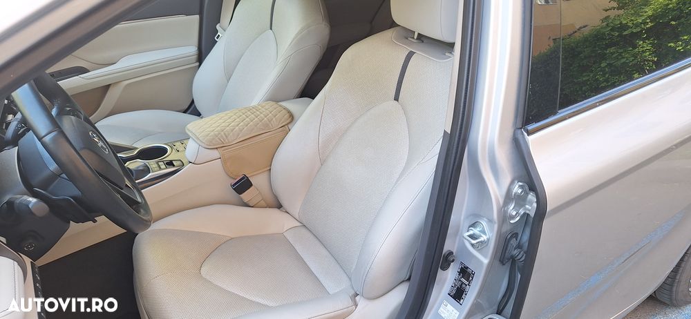 Toyota Camry 2.5 Exclusive - 9