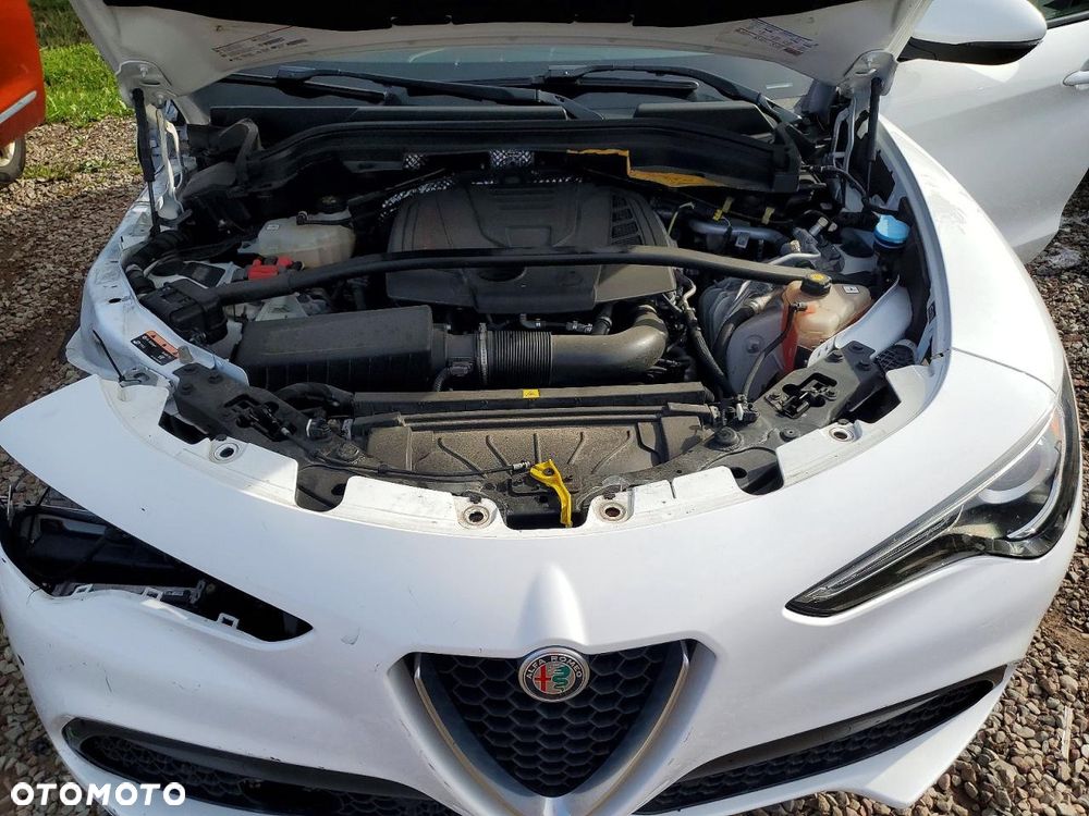 Alfa Romeo Stelvio - 11