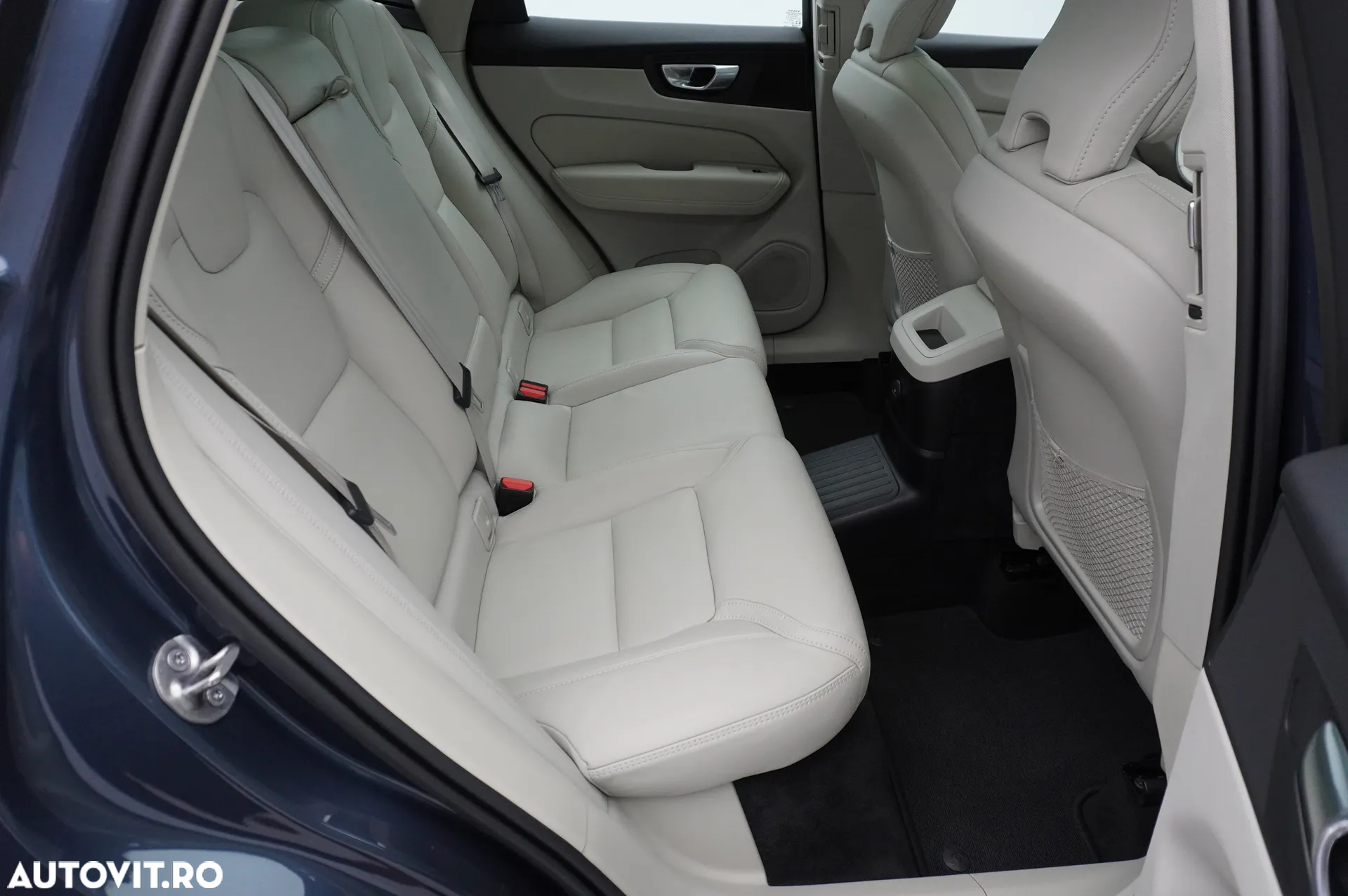 Volvo XC 60 Recharge T8 Twin Engine eAWD Inscription - 11