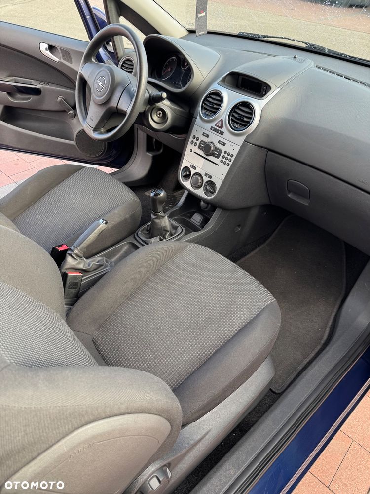 Opel Corsa 1.2 16V Essentia - 7
