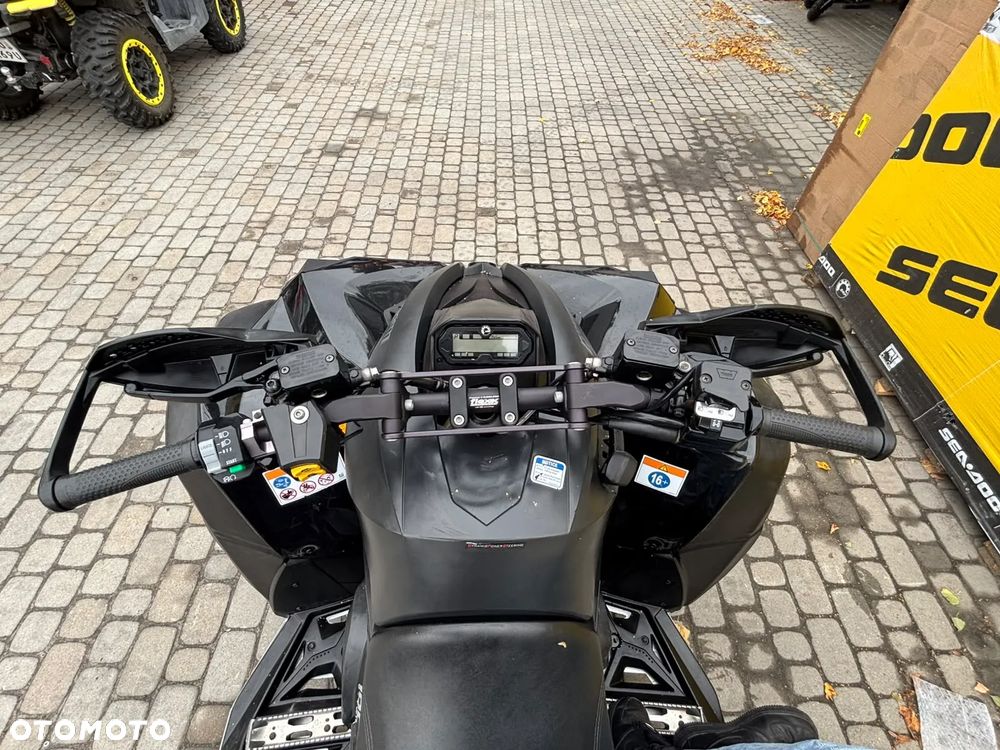 Can-Am Renegade - 10