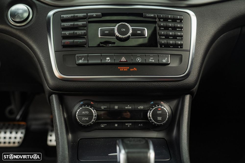 Mercedes-Benz GLA 45 AMG 4Matic 7G-DCT - 33