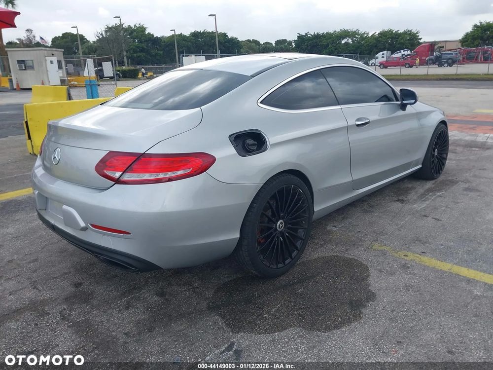 Mercedes-Benz Klasa C 300 9G-TRONIC Night Edition - 4