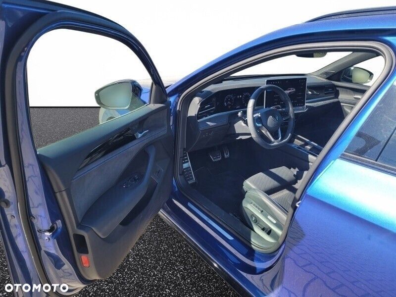 Volkswagen Passat - 13