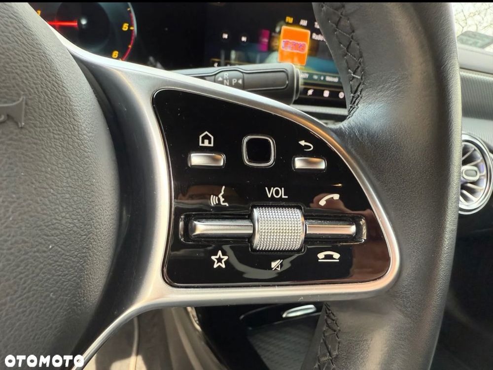 Mercedes-Benz CLA 200 d Progressive 8G-DCT - 17