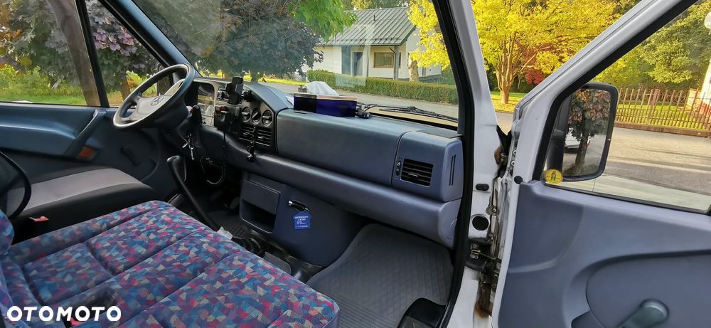 Mercedes-Benz Sprinter - 12