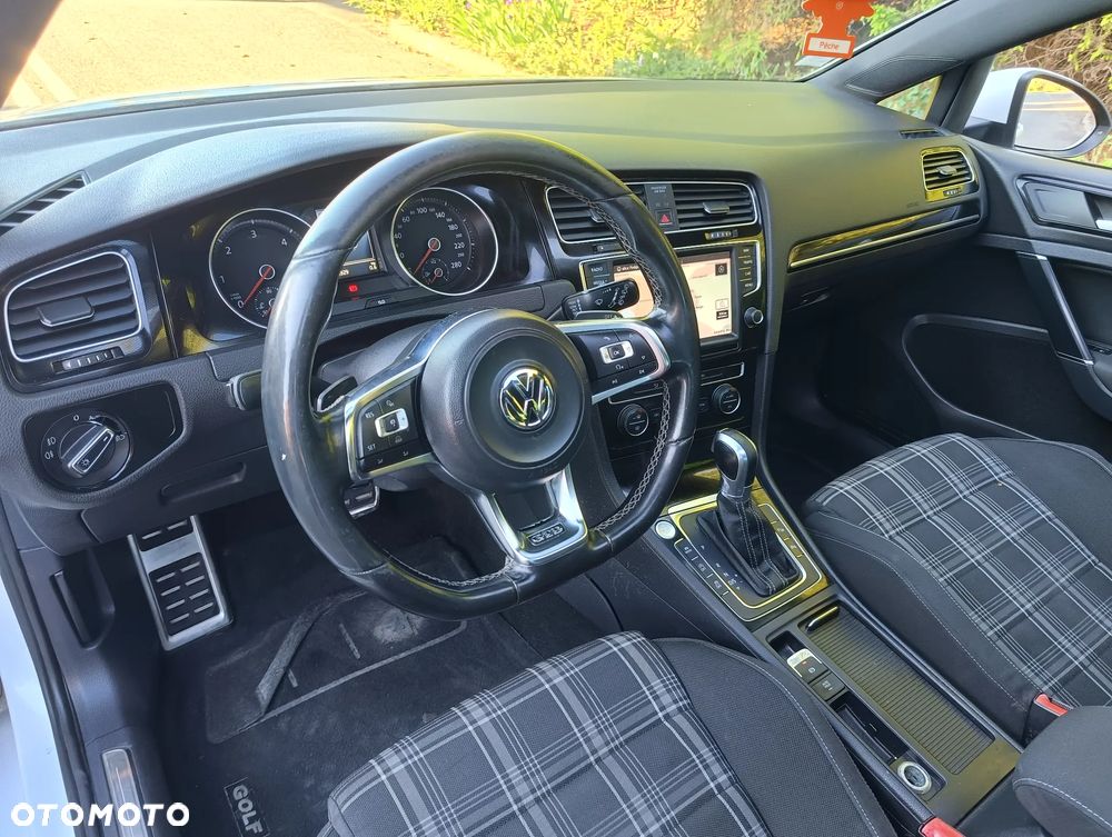 Volkswagen Golf GTD 2.0 TDI SCR DSG - 12