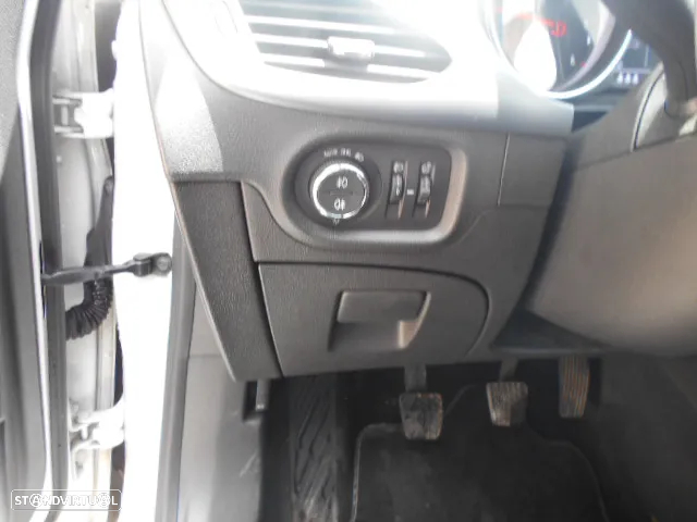 Opel Astra 1.6 CDTI Business Edition S/S - 8