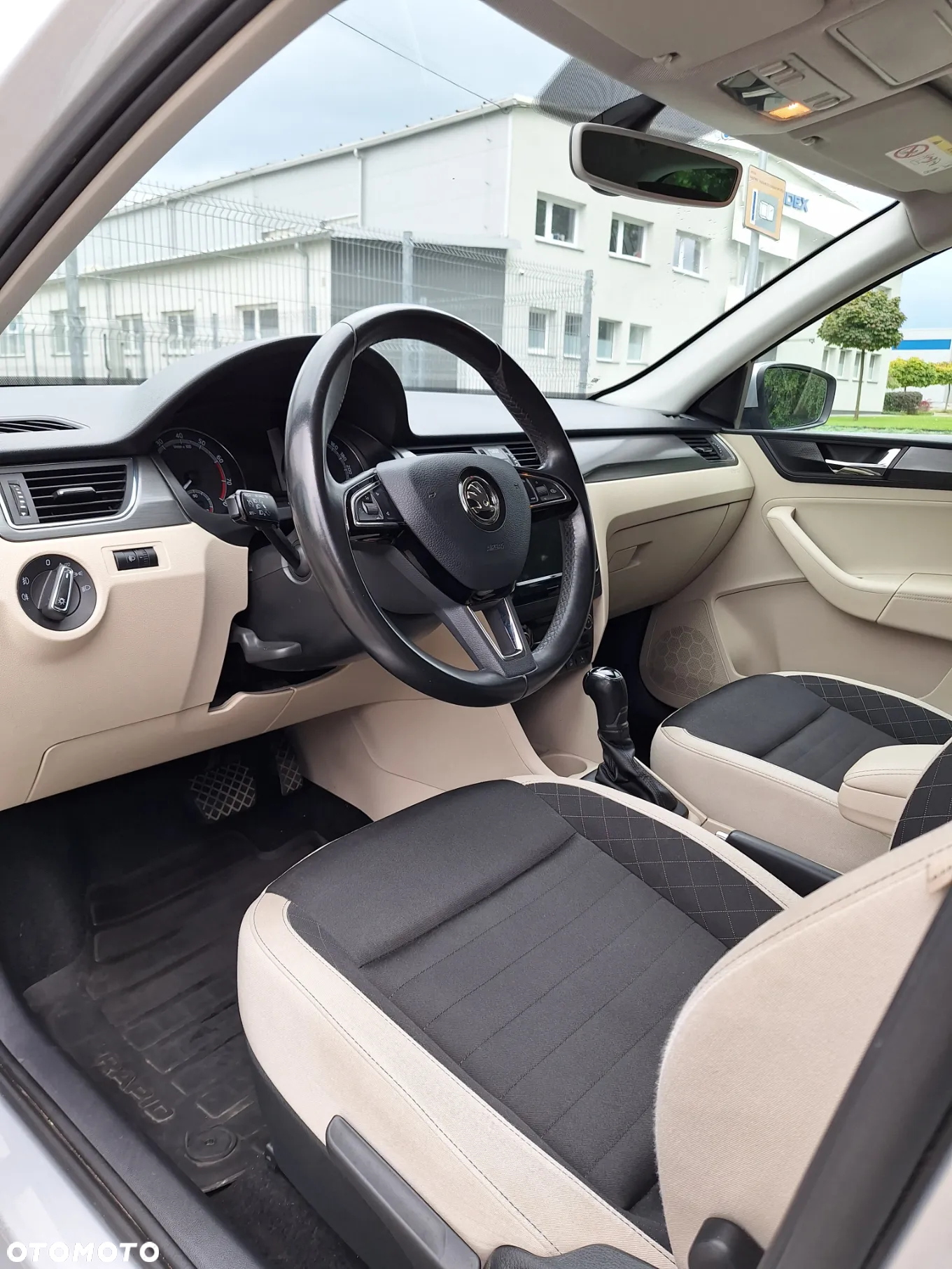 Skoda RAPID 1.0 TSI Style DSG - 8