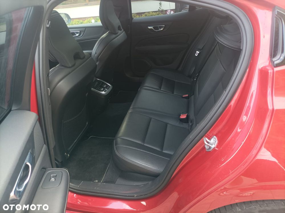 Volvo S60 T6 AWD R-Design - 12