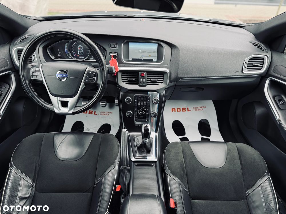 Volvo V40 D2 Drive-E R-Design Momentum - 21