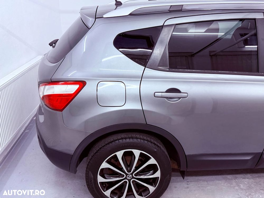 Nissan Qashqai 2.0 DCI 4 x 4 DPF tekna - 30
