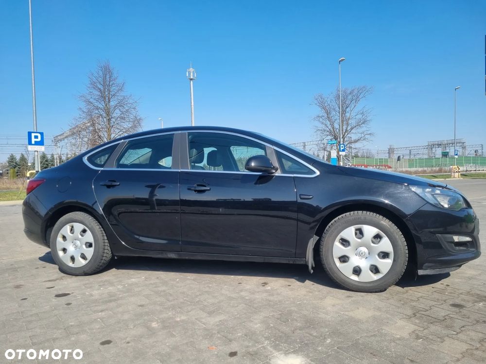 Opel Astra 1.4 T Business EU6 - 2