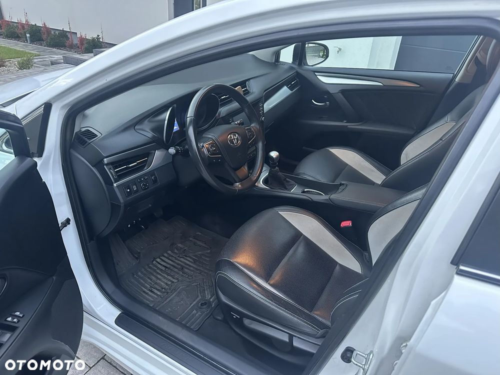 Toyota Avensis 2.0 D-4D Prestige - 8