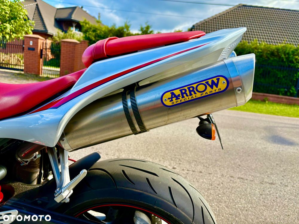 Yamaha R1 - 8