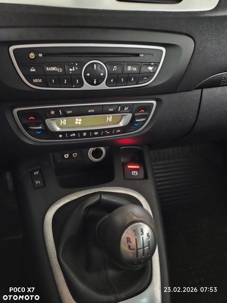 Renault Scenic TCe 130 Dynamique - 8