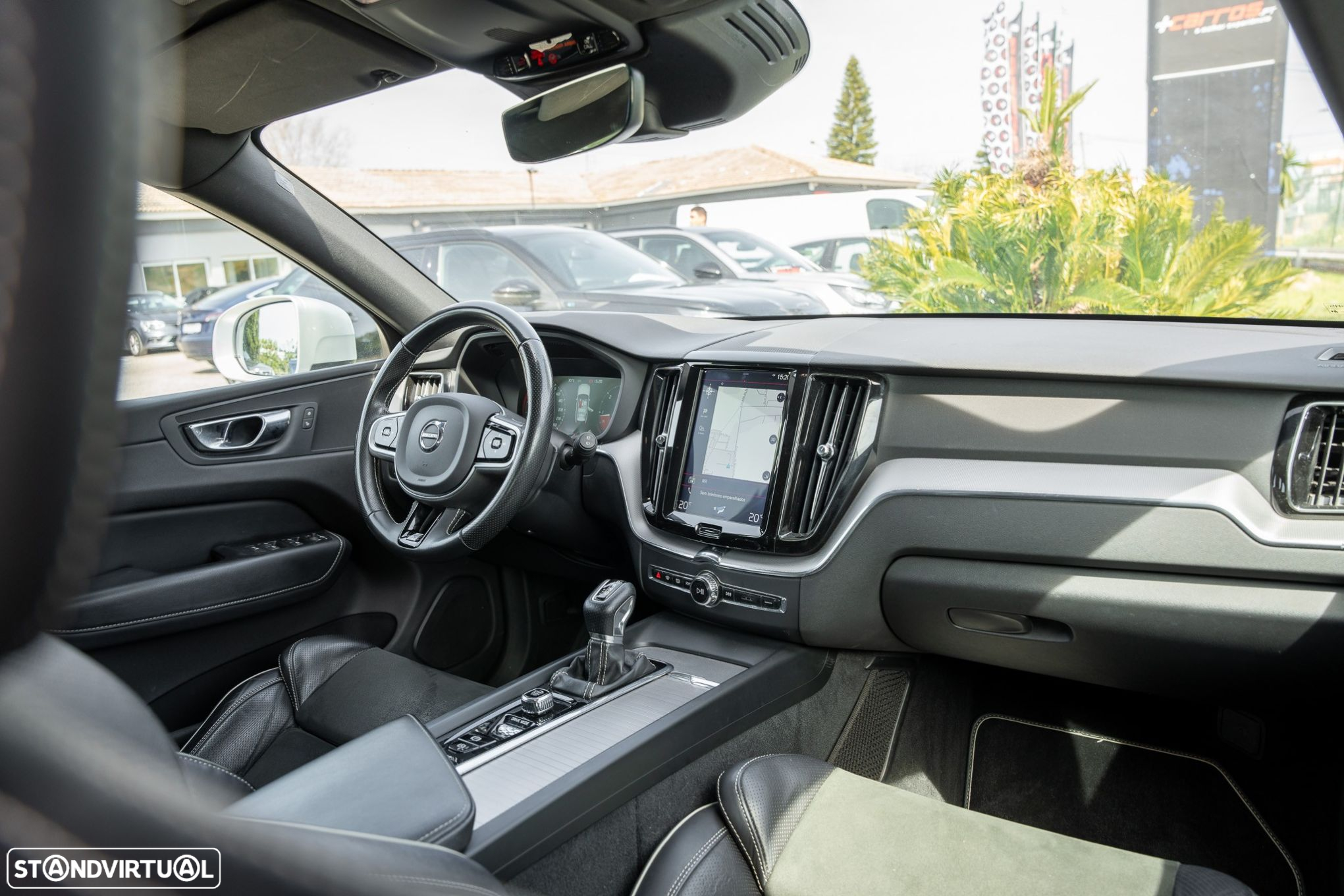 Volvo XC 60 2.0 D4 R-Design Geartronic - 8