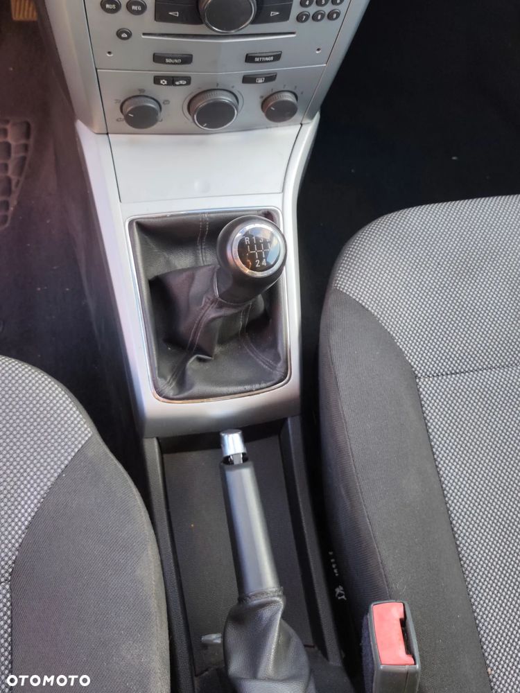 Opel Astra 1.4 Selection - 19