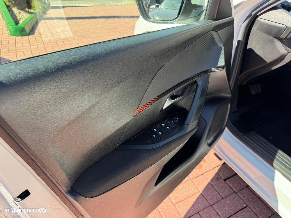 Peugeot 2008 1.2 PureTech Active Pack EAT8 - 20