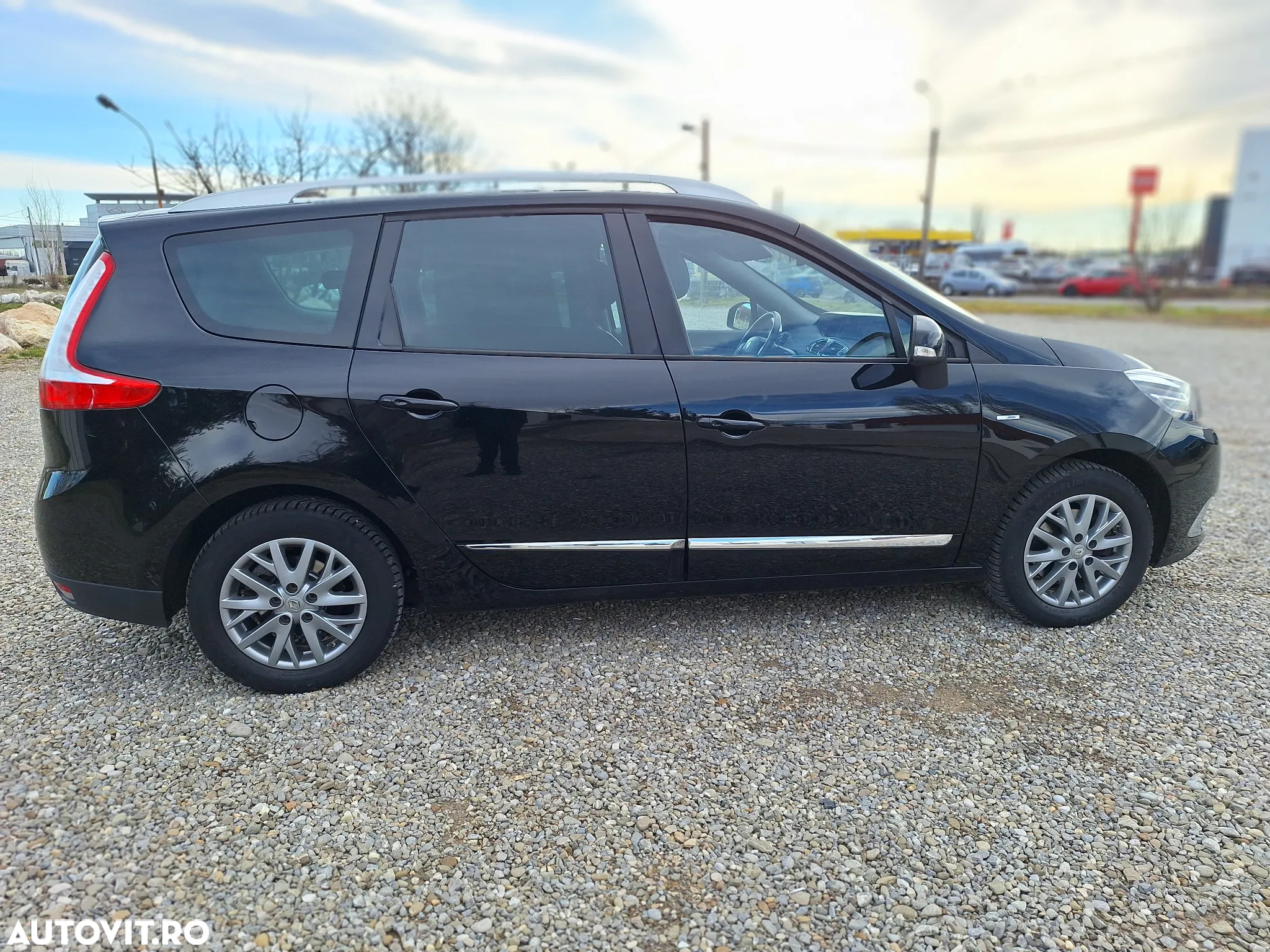 Renault Grand Scenic dCi 130 FAP Start & Stop Bose Edition - 8
