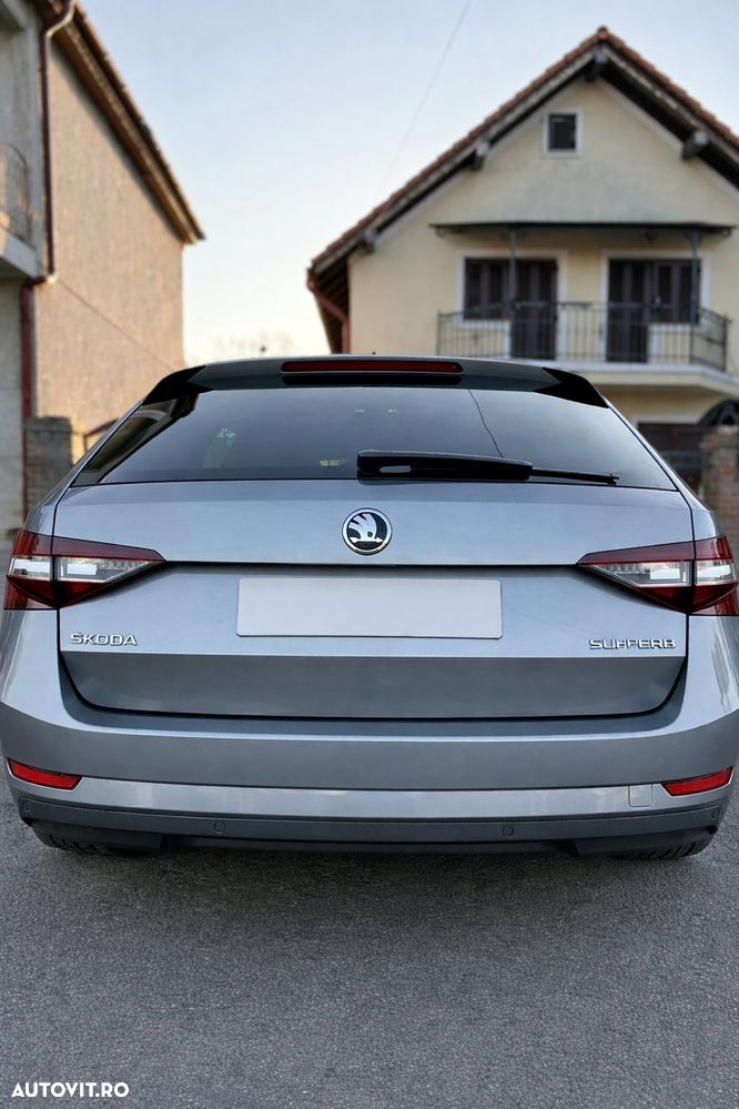 Skoda Superb 2.0 TDI DSG Ambition - 2