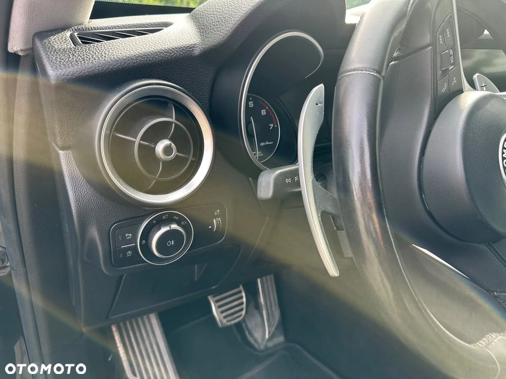 Alfa Romeo Stelvio 2.0 Turbo TI Q4 - 12