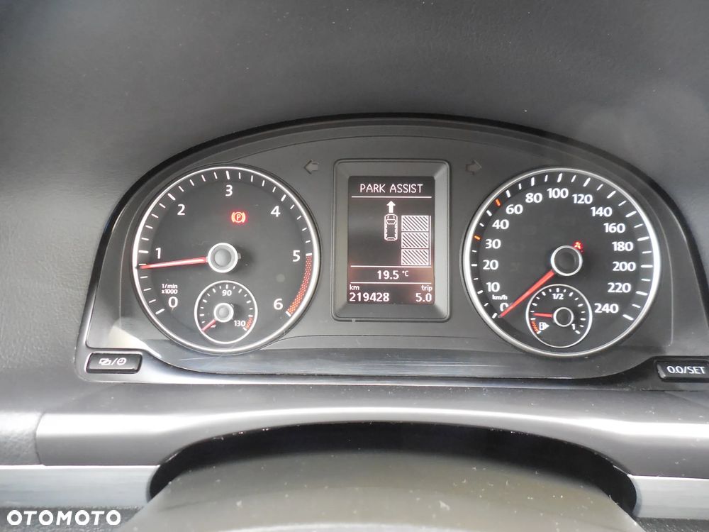 Volkswagen Touran 2.0 TDI DPF BlueMotion Technology Comfortline - 21