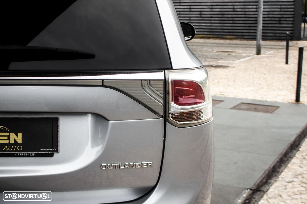 Mitsubishi Outlander 2.2 DI-D Instyle - 11