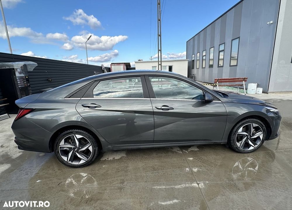 Hyundai Elantra 1.6 l 123 CP CVT Exclusive - 4