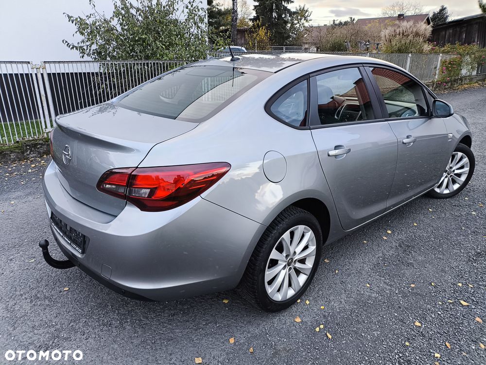 Opel Astra 1.4 Turbo Active - 4