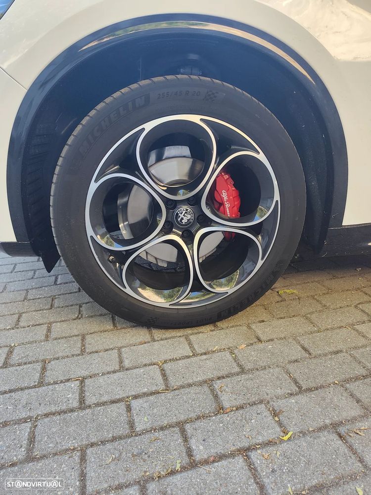 Alfa Romeo Stelvio 2.0 T Veloce TI Q4 AT8 - 5