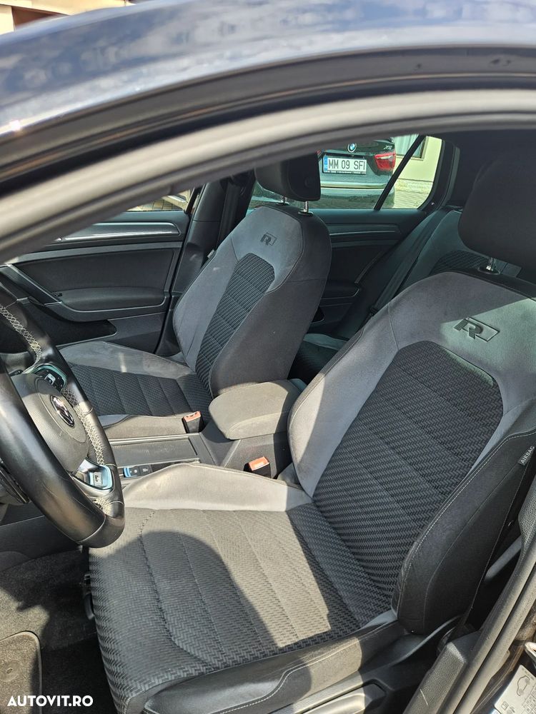 Volkswagen Golf - 8