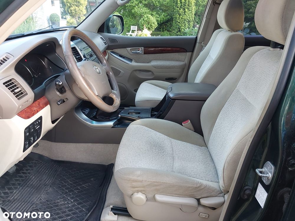 Toyota Land Cruiser - 11