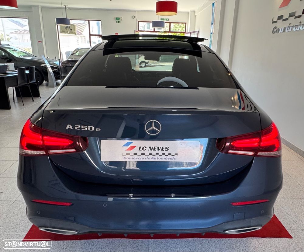 Mercedes-Benz A 250 e AMG Line - 9