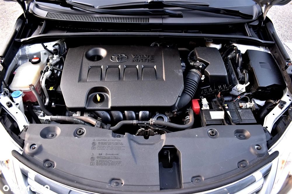 Toyota Avensis 1.8 Sol NAVI - 39