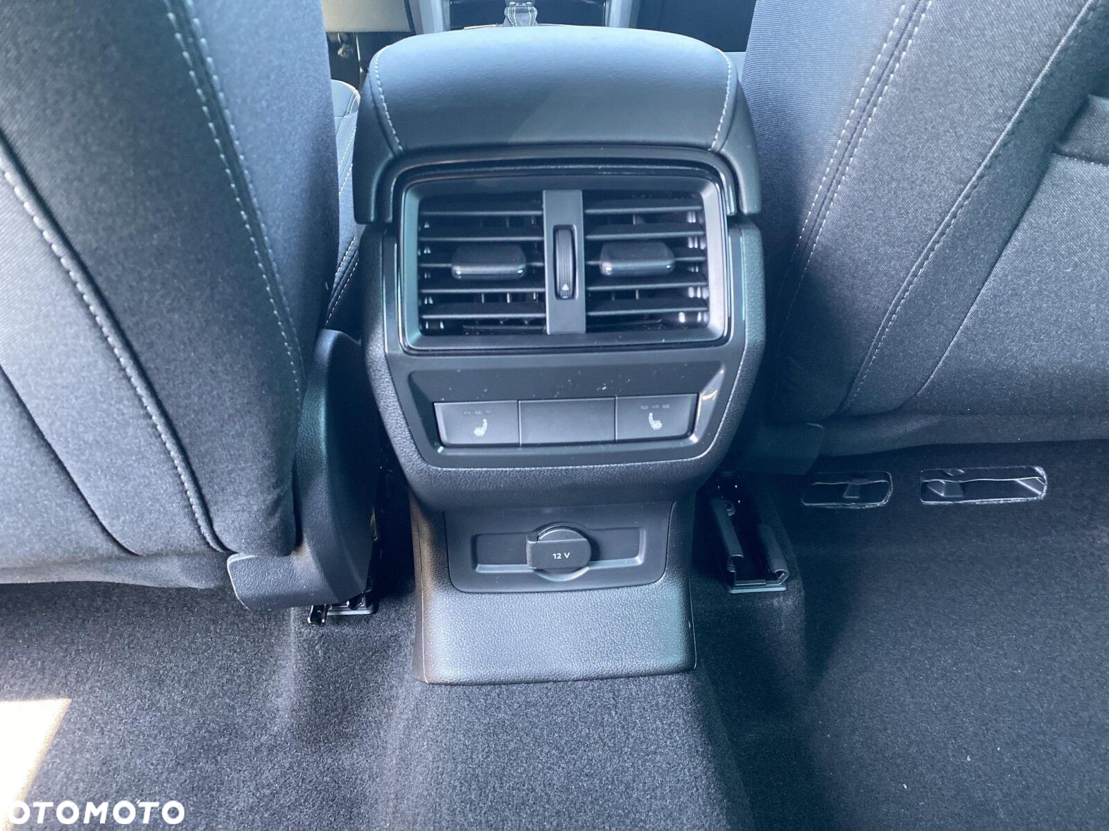 Skoda Karoq 1.5 TSI ACT Sportline DSG - 24