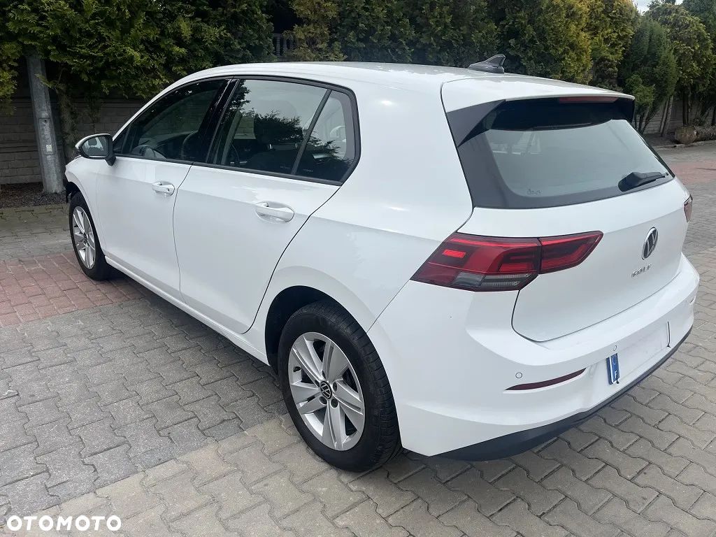 Volkswagen Golf - 1