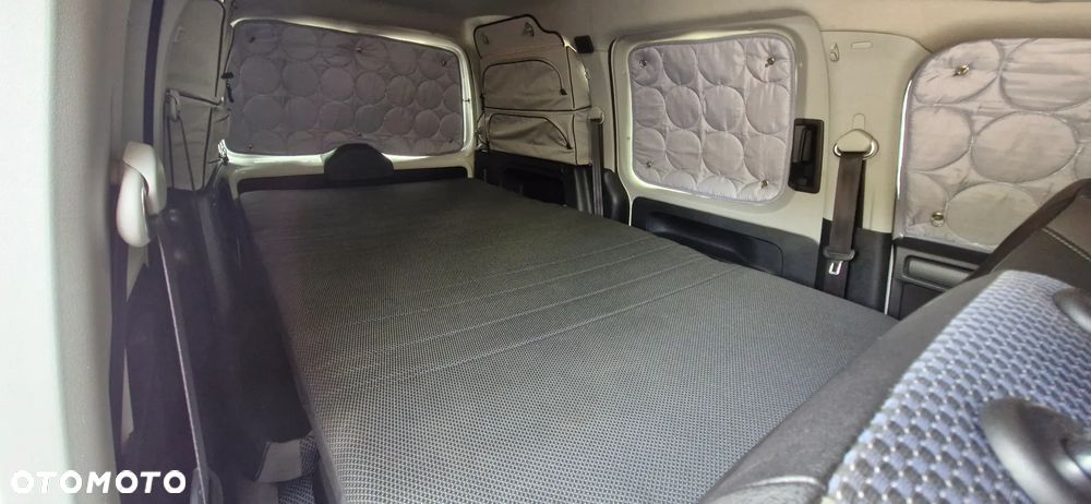 Volkswagen Caddy 2.0 California - 18