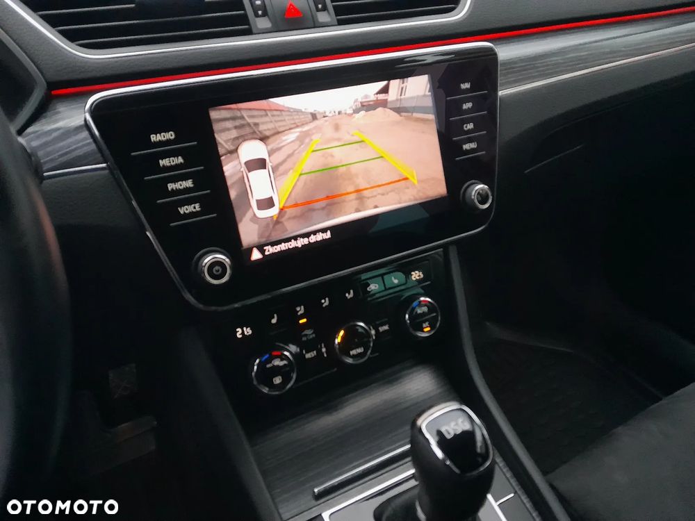 Skoda Superb ver-2-0-tdi-style - 14