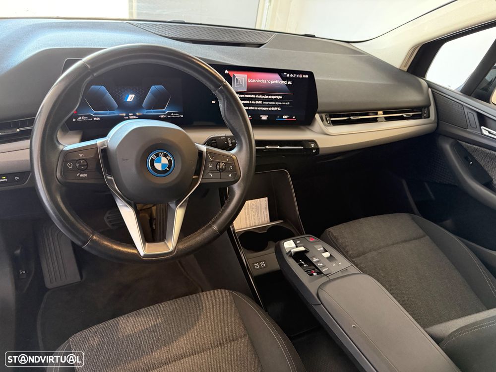 BMW 225xe Active Tourer - 12
